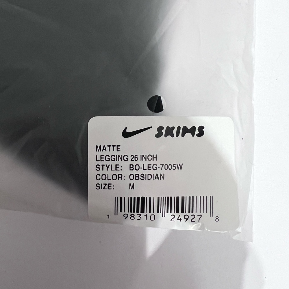 NikeSKIMS Matte Women's High-Waisted 26" Leggings medium - Picture 5 of 16